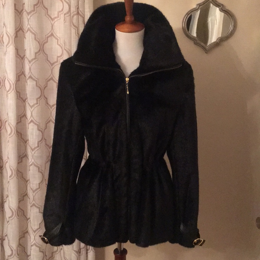 Beautiful, super soft faux fur coat! Super classic